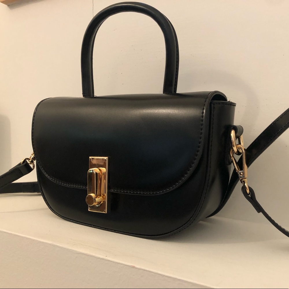 Melie Bianco vegan cross body pursue